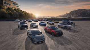 丰田的现在，押注在混动