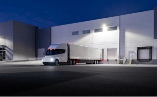 特斯拉计划在美国建立Semi电动卡车充电网络